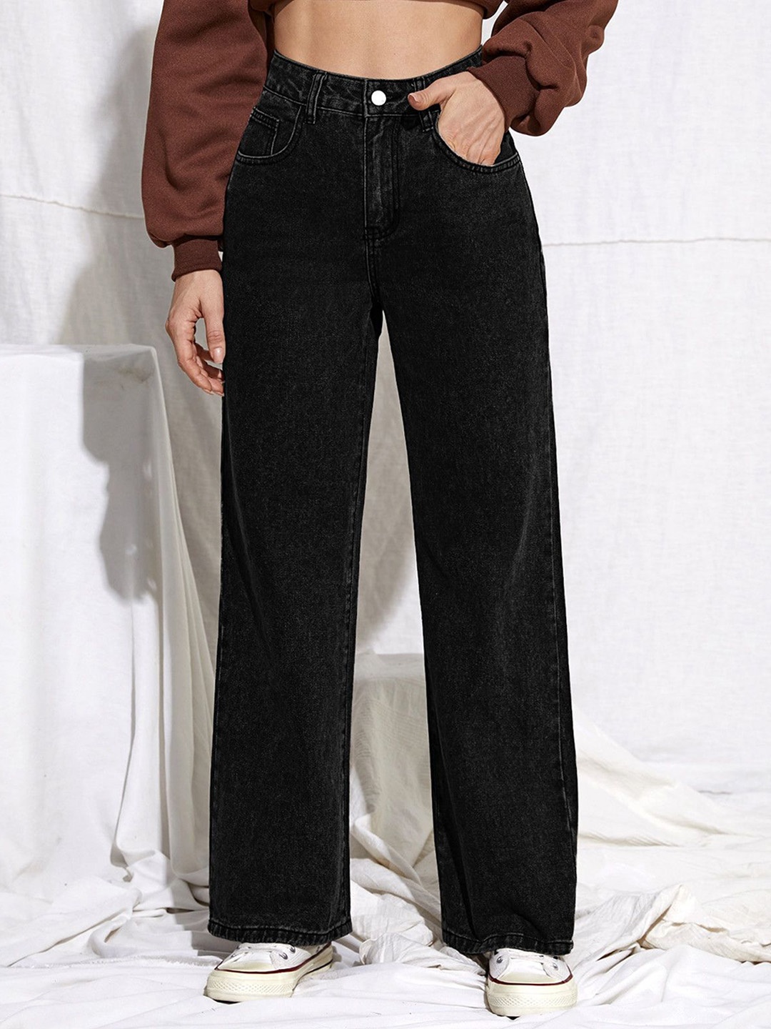 

NUCOUTHS Women Comfort Relaxed Fit Mildly Distressed Jeans, Black