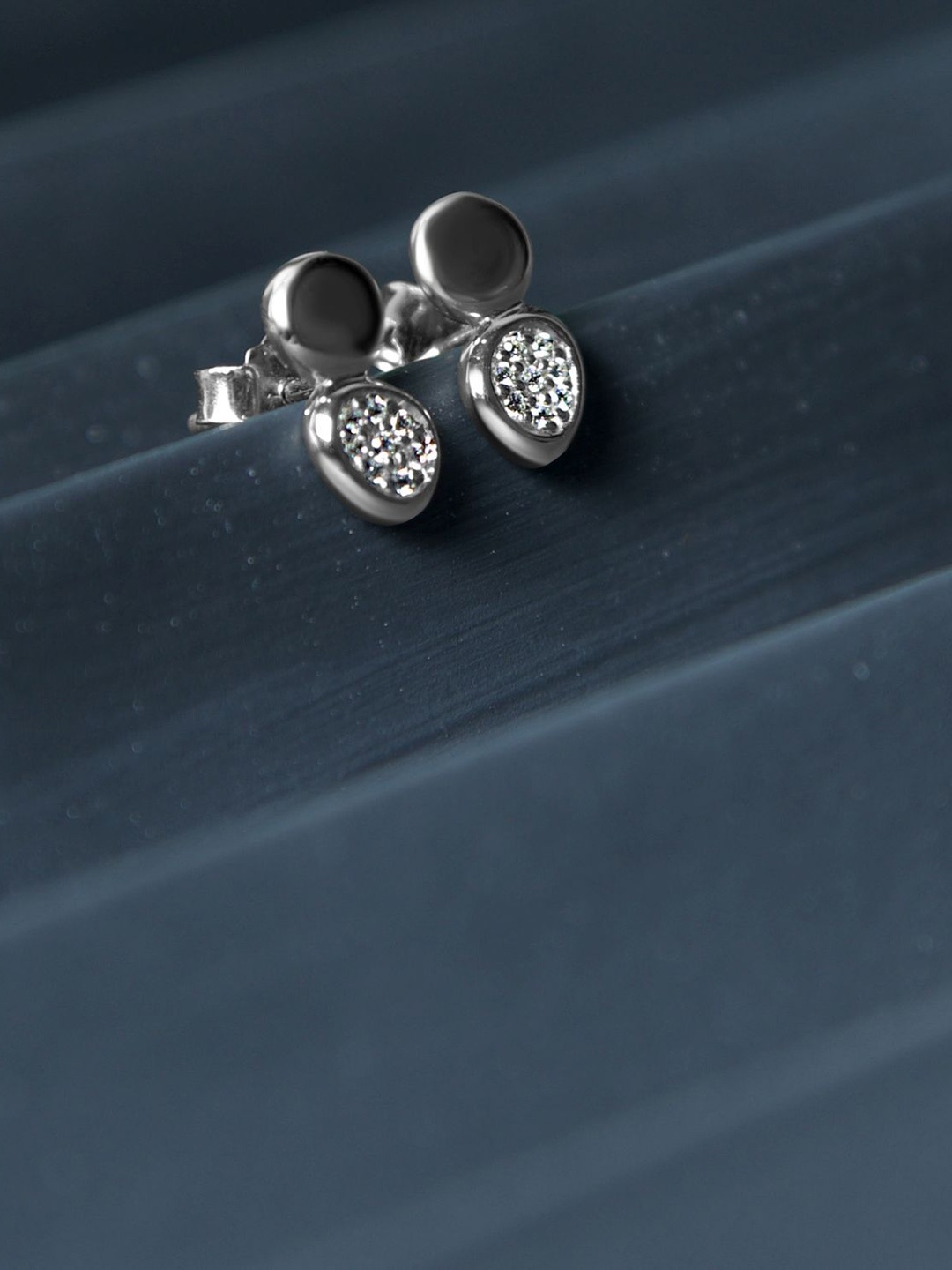 

VELVET IMPERIAL 925 Sterling Silver Silver-Plated Contemporary Studs