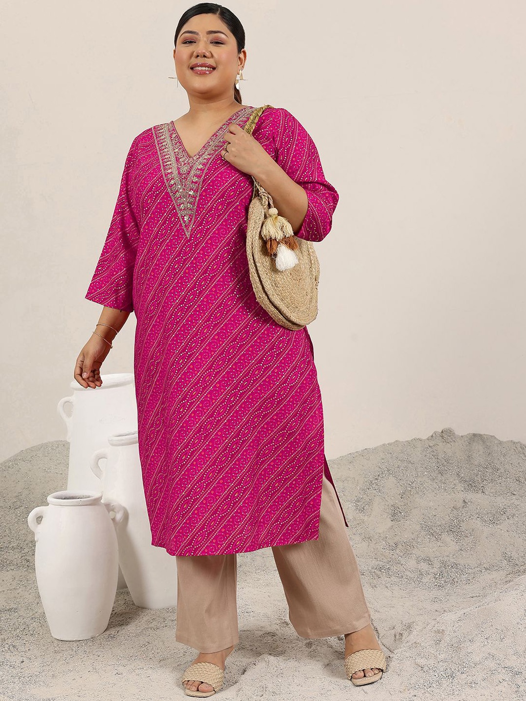 

EXTRA LOVE BY LIBAS Plus Size Bandhani Printed V-Neck Zari Straight Kurta, Pink