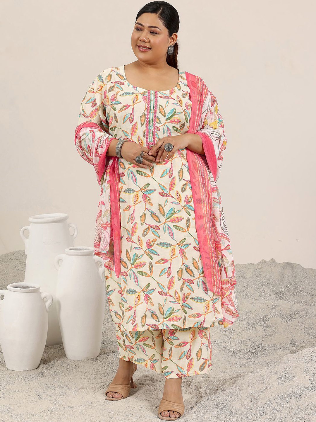 

EXTRA LOVE BY LIBAS Plus Size Floral Printed Kurta With Palazzo & Dupatta, Off white