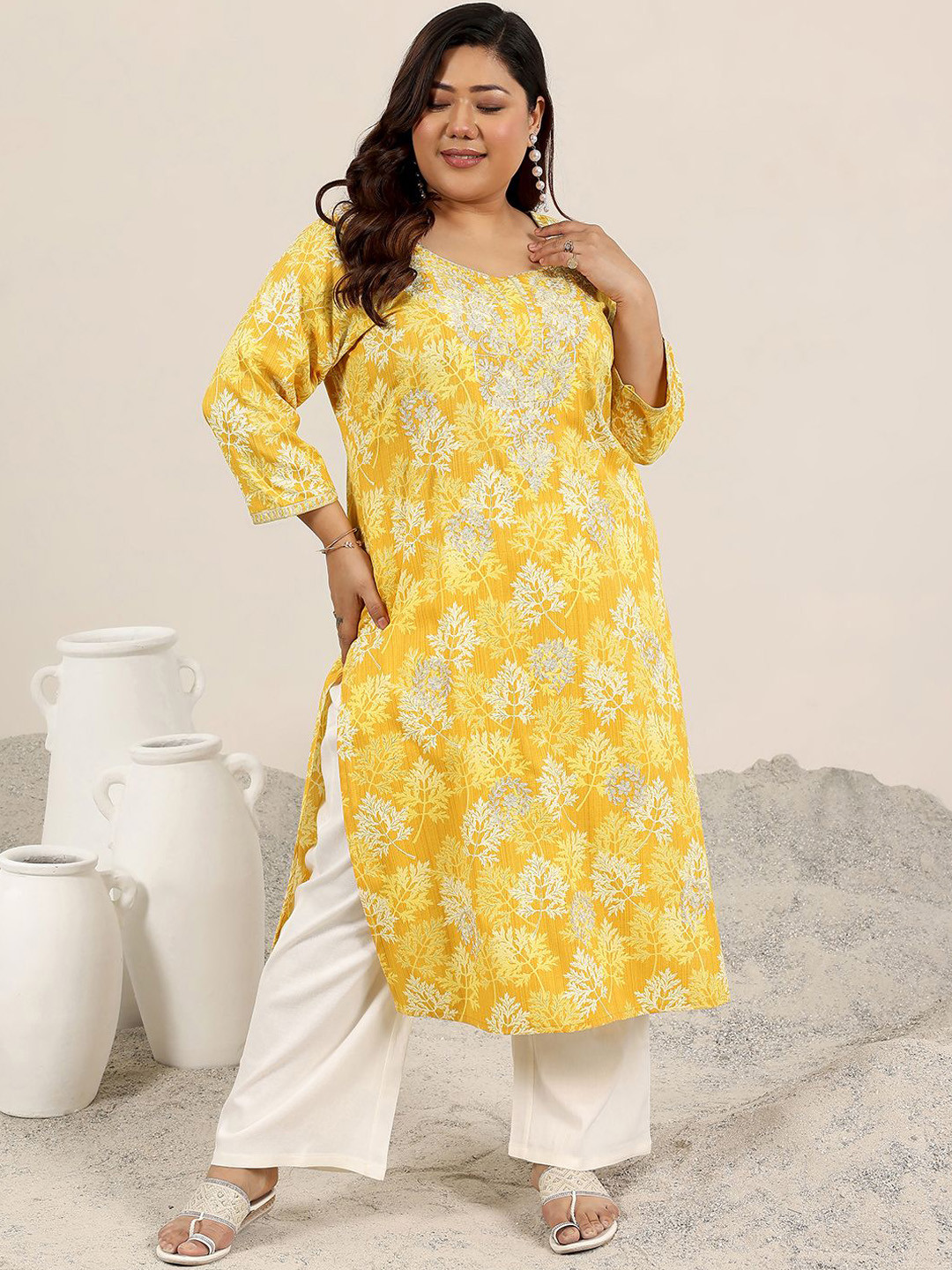 

EXTRA LOVE BY LIBAS Plus Size Floral Printed Zari Straight Kurta, Yellow