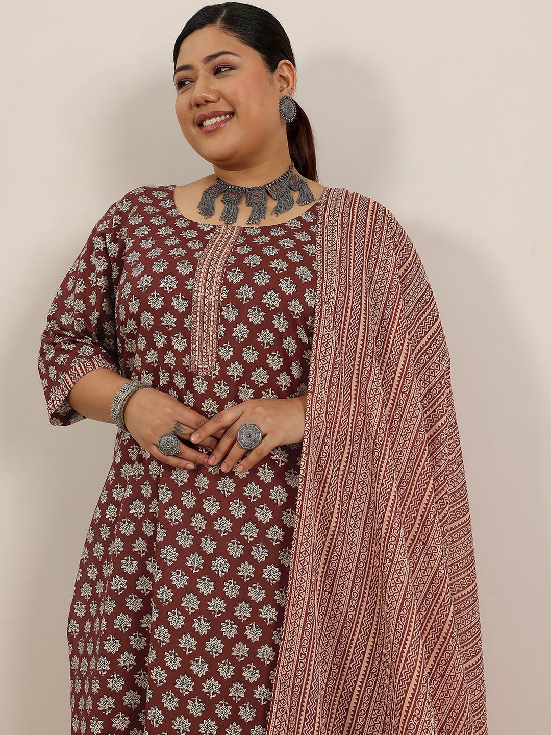 

EXTRA LOVE BY LIBAS Plus Size Floral Printed Straight Kurta With Palazzo & Dupatta, Maroon