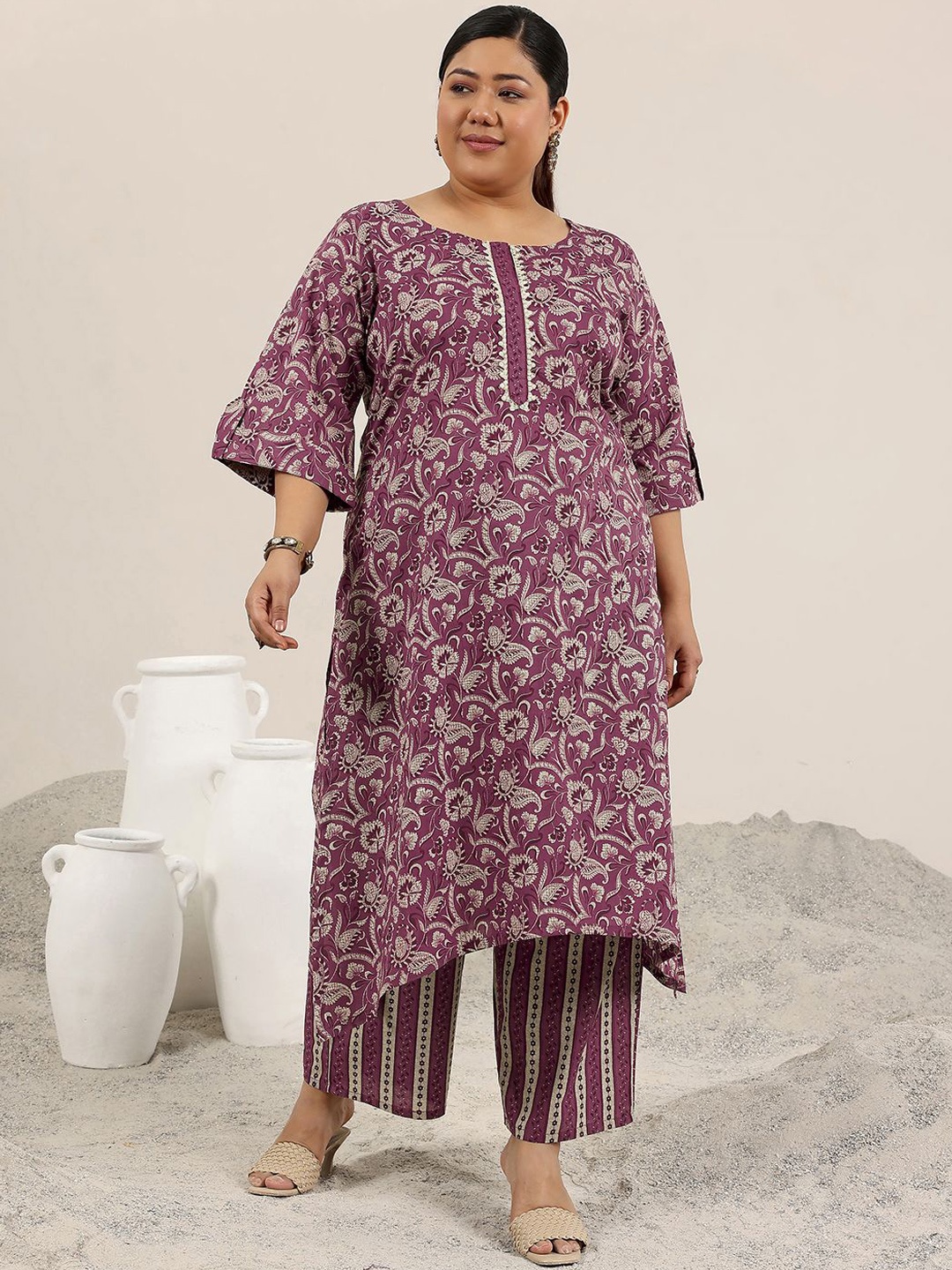 

EXTRA LOVE BY LIBAS Plus Size Floral Printed Straight Kurta With Trouser, Mauve