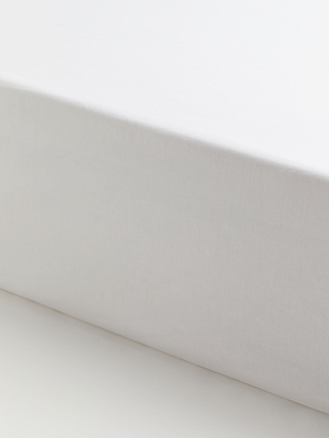 

H&M Unisex White Fitted Cotton Sheet