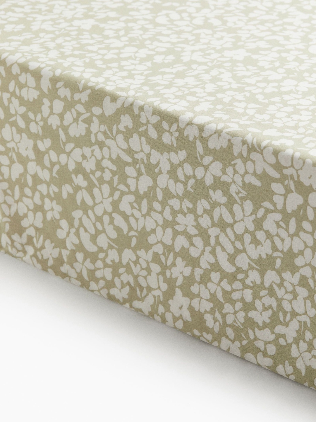 

H&M Green Patterned Cotton Fitted Sheet