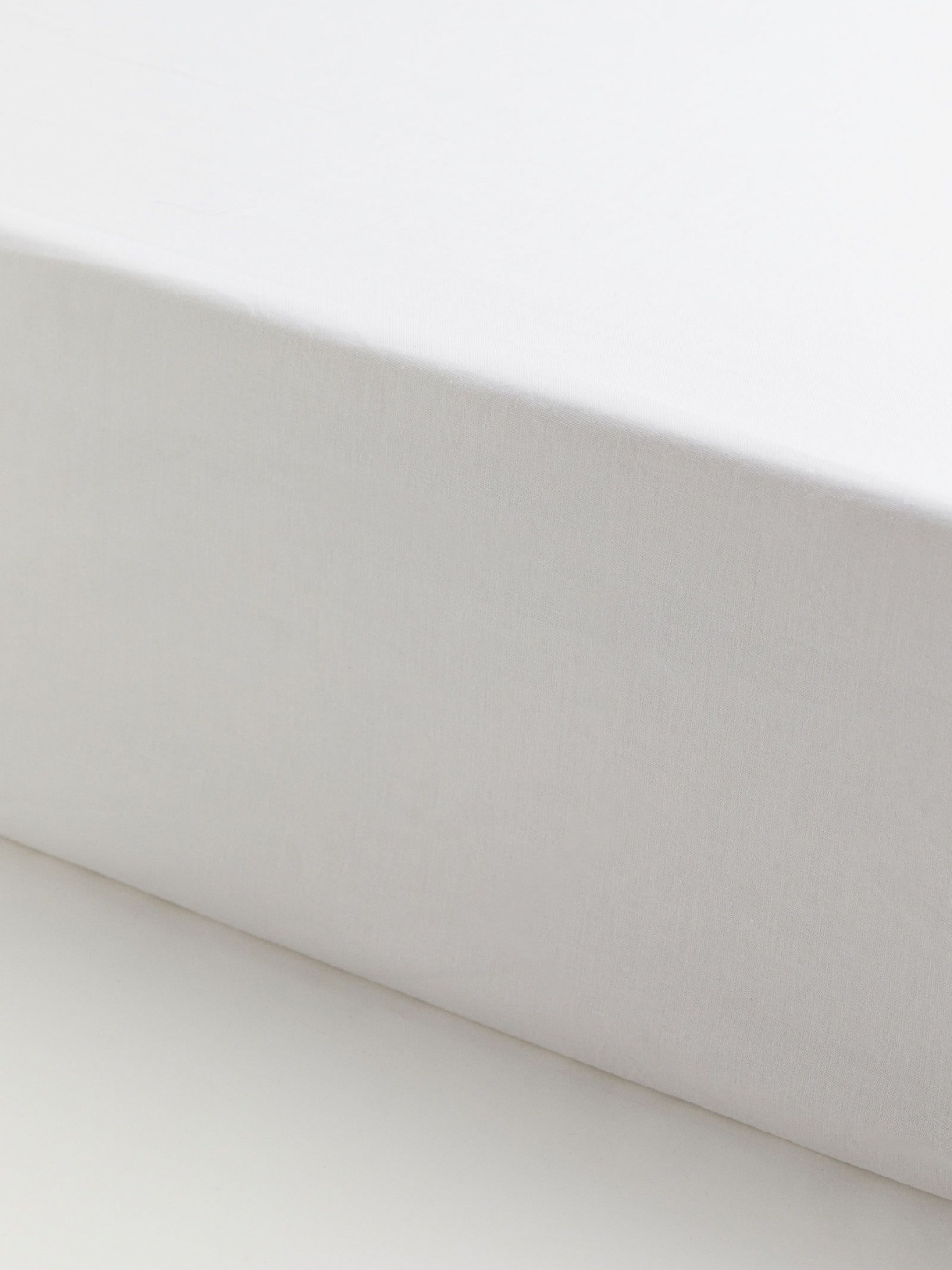 

H&M Unisex White Fitted Cotton Sheet