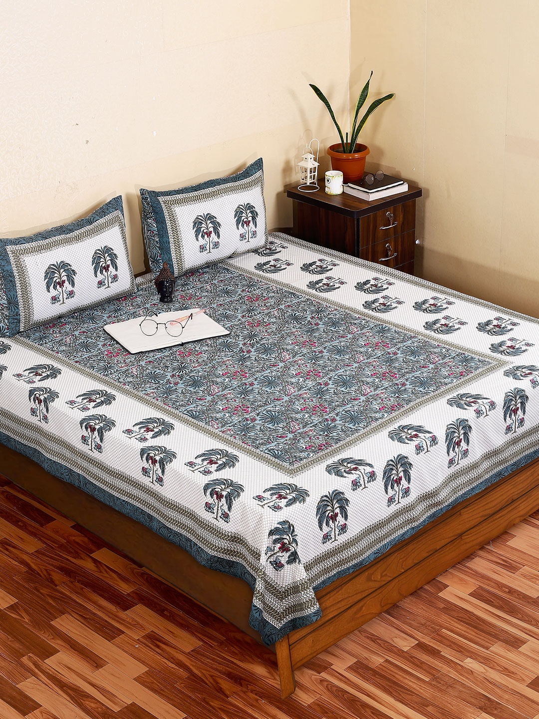 

Butea Crape Green & White Floral Printed Cotton 180 TC King Bedsheet Set 2.75m x 2.38m