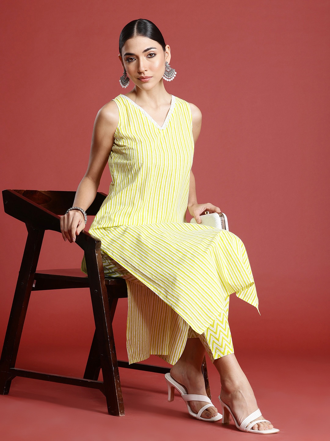 

Indo Era Women Printed Pure Cotton Kurta with Trousers, Yellow