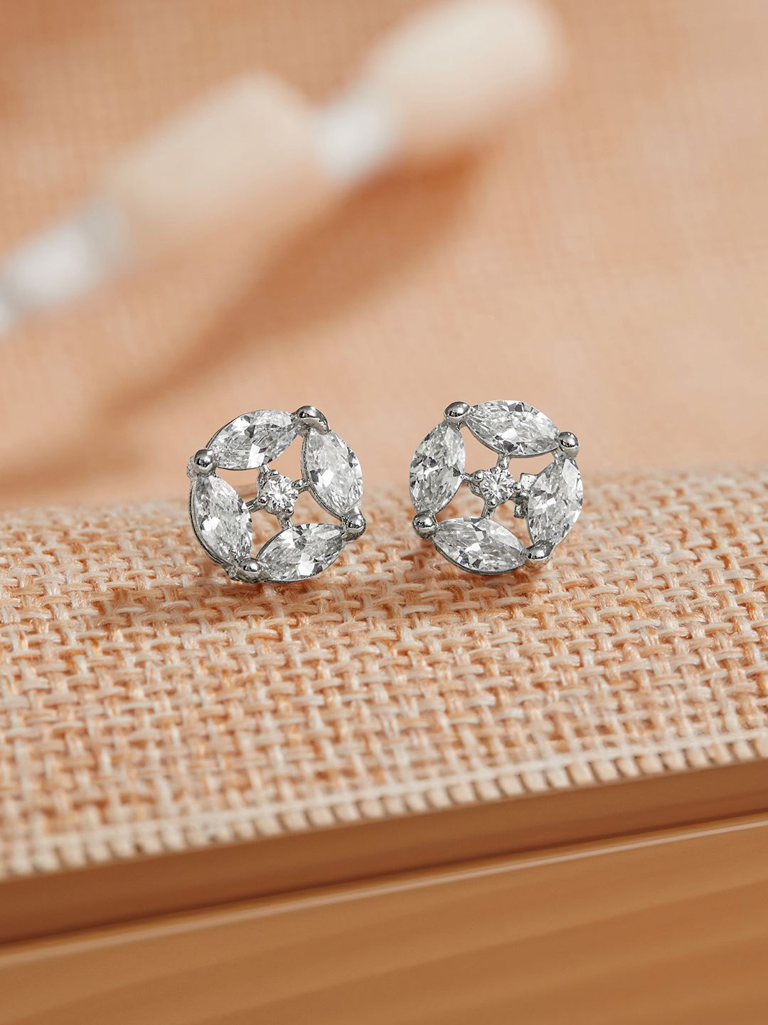 

SARAF SILVERETZ 925 Sterling Silver Classic Studs Earrings