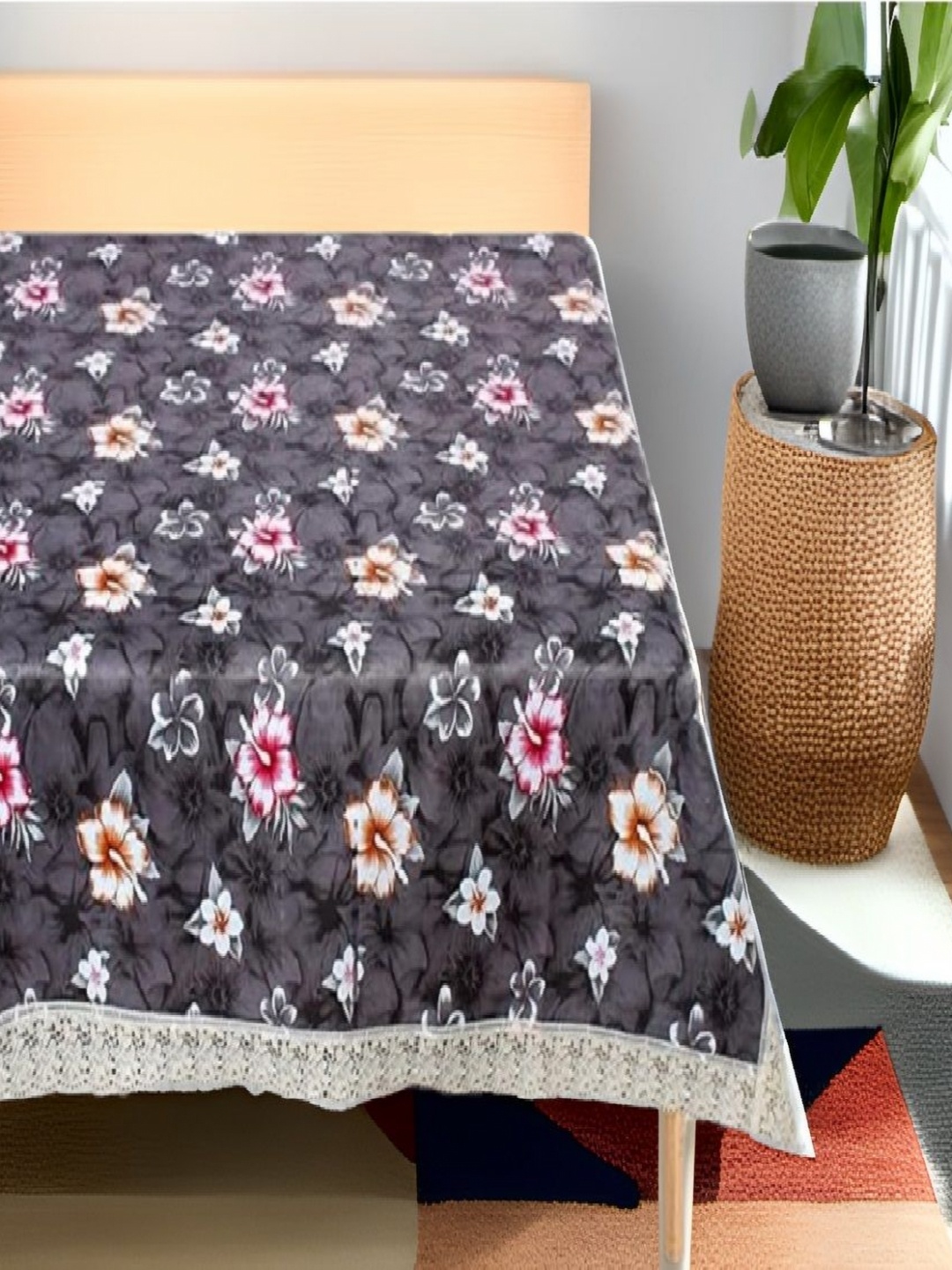 

REVEXO Blue & White Floral Printed 4-Seate Table Cover