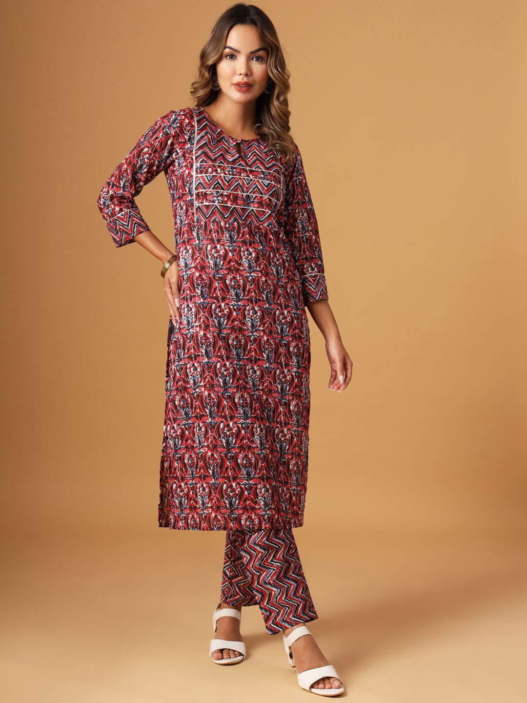 SUBAGI FASHION Floral Printed Keyhole Neck Pure Cotton Straight Kurta With Trouser, Red