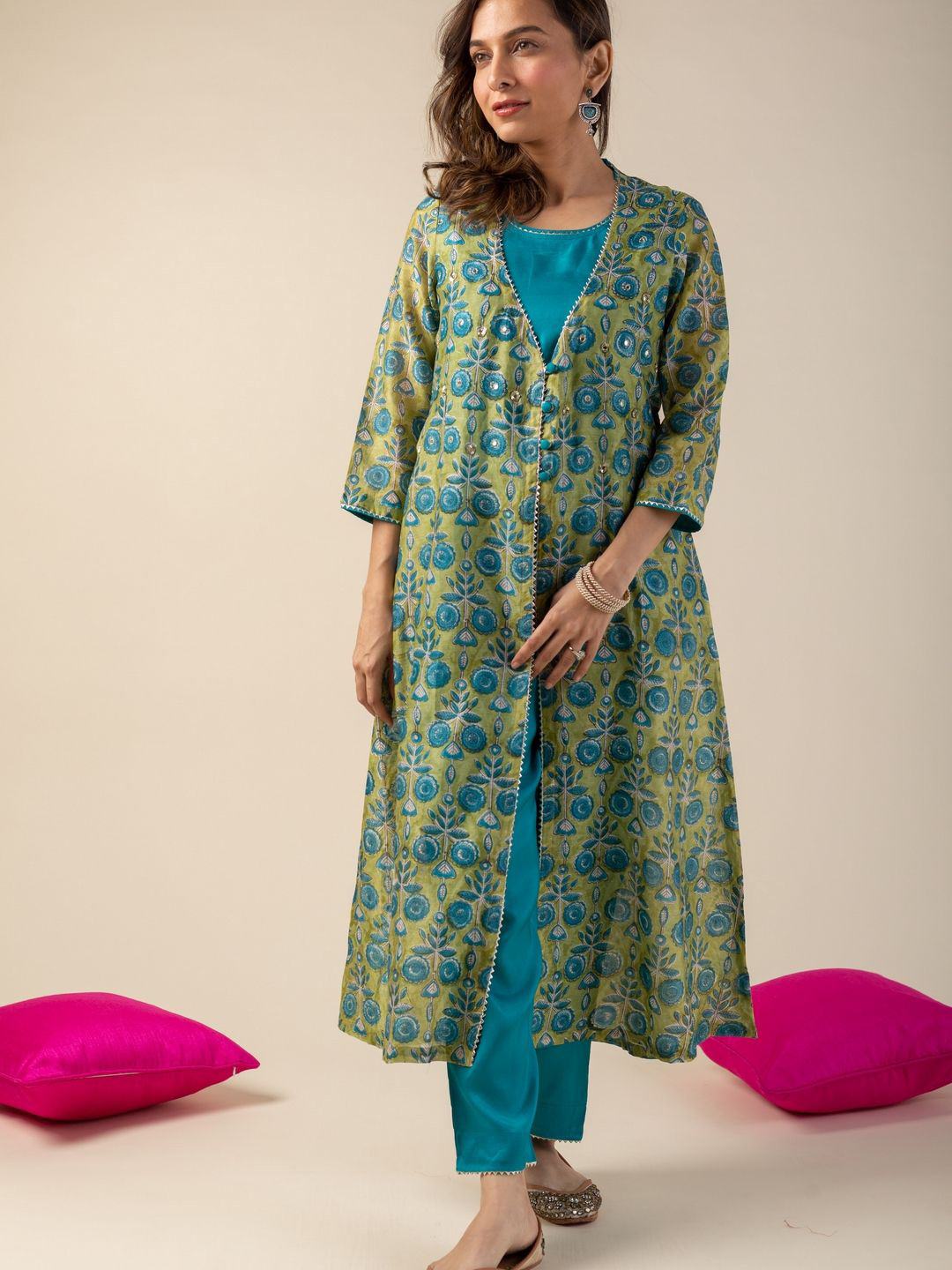 

KUSVAA Floral Printed V-Neck Sequinned Chanderi Silk A-Line Kurta With Trouser Camisole, Green