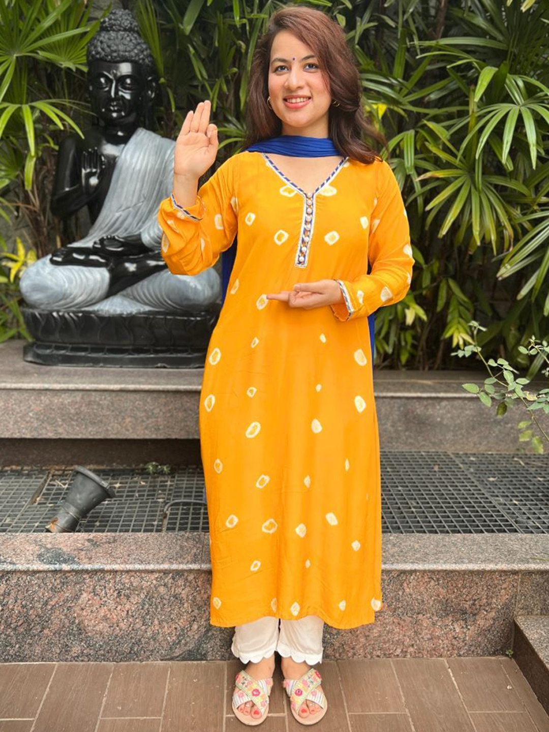 

Rangreza Ethnic Women Dyed Regular Silk Crepe Kurta with Palazzos & With Dupatta, Yellow