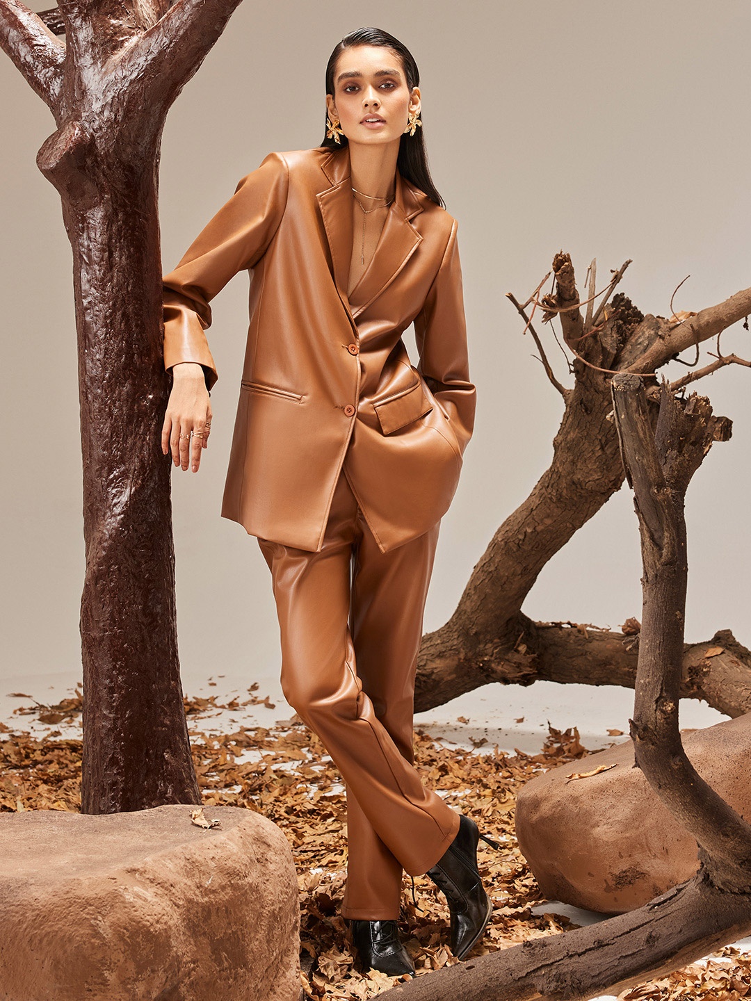 

Crimsoune Club Women Leather Coat, Beige