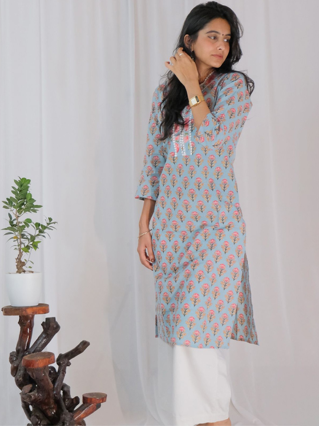 

Ruha Ethnic Motifs Printed V-Neck Straight Pure Cotton Kurta, Blue