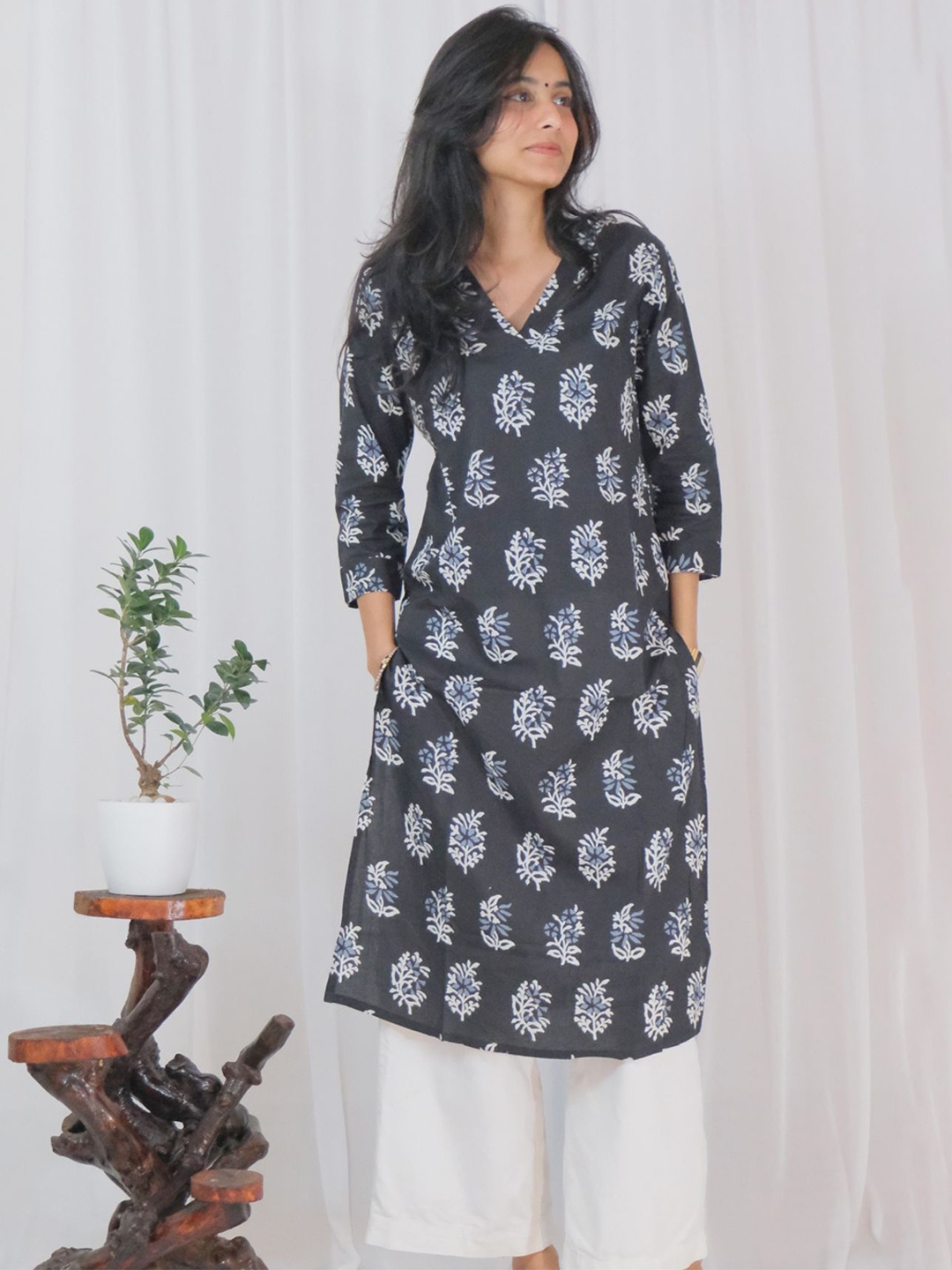 Ruha Ethnic Motifs Printed V-Neck Straight Pure Cotton Kurta, Black