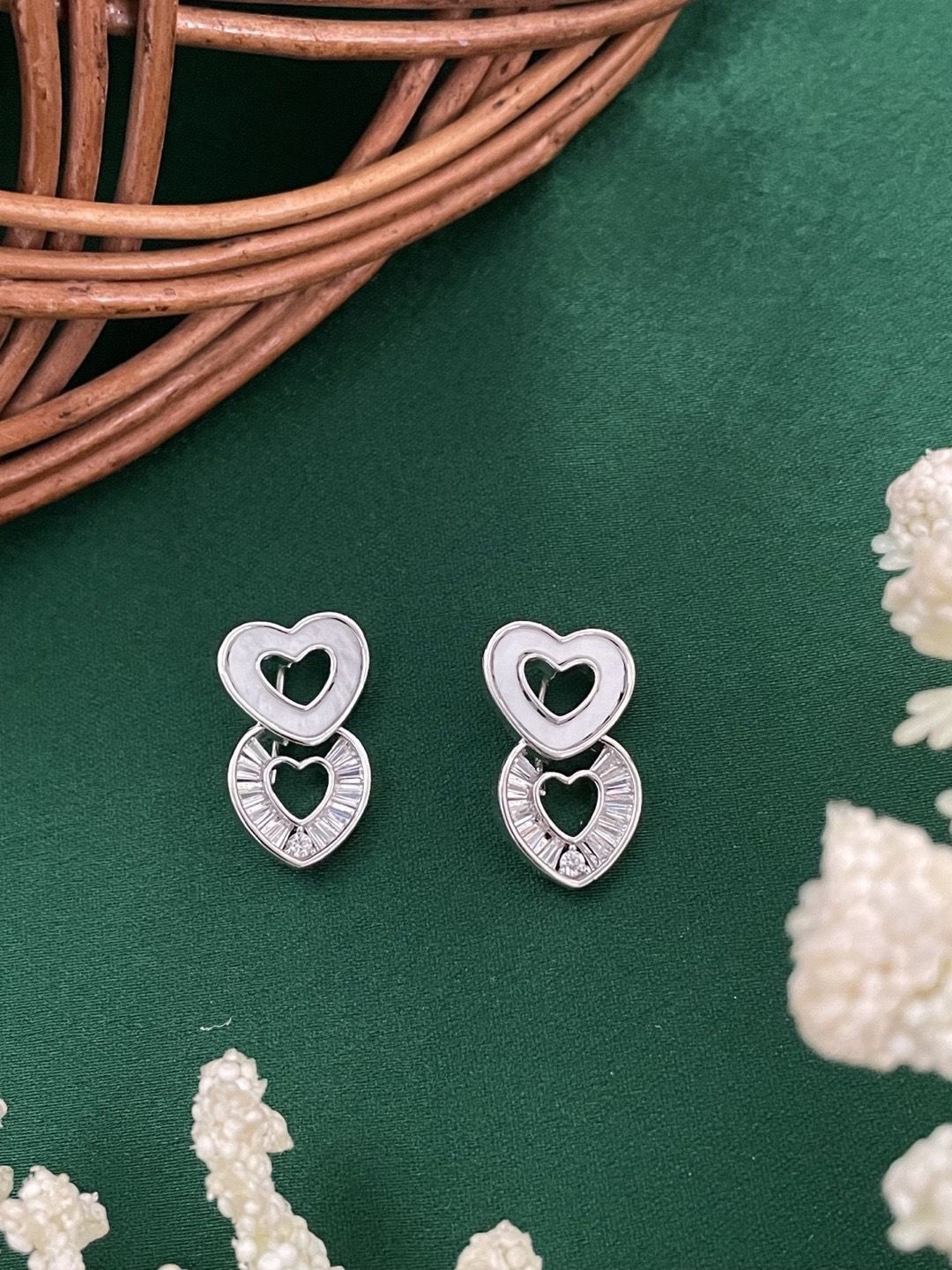 

Digital Dress Room Silver-Plated Heart Shaped Studs