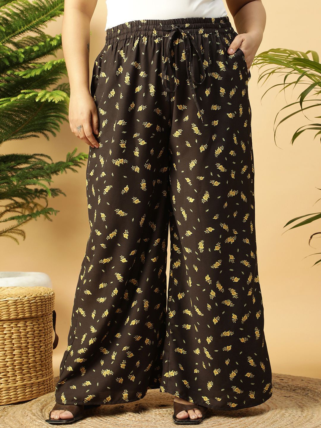 

Oxolloxo Women Plus Size Tropical Printed Smart Easy Wash Wide Leg Trousers, Black