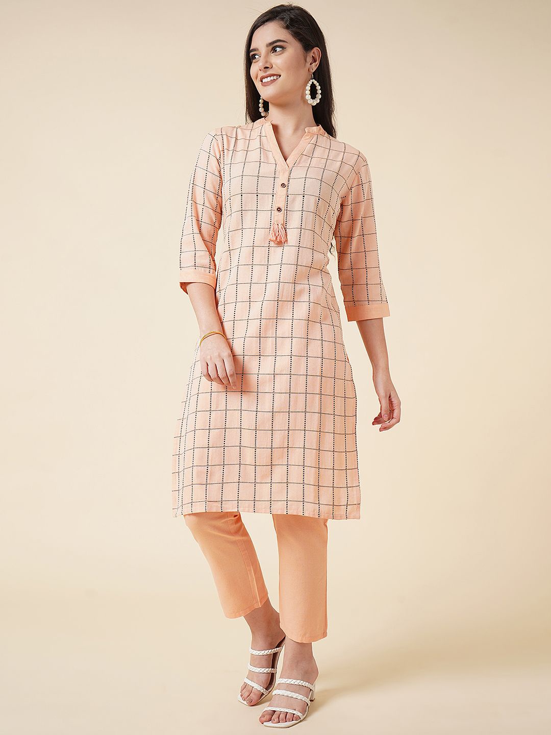 

Anushil Checked Mandarin Collar Straight Kurta With Trousers, Orange