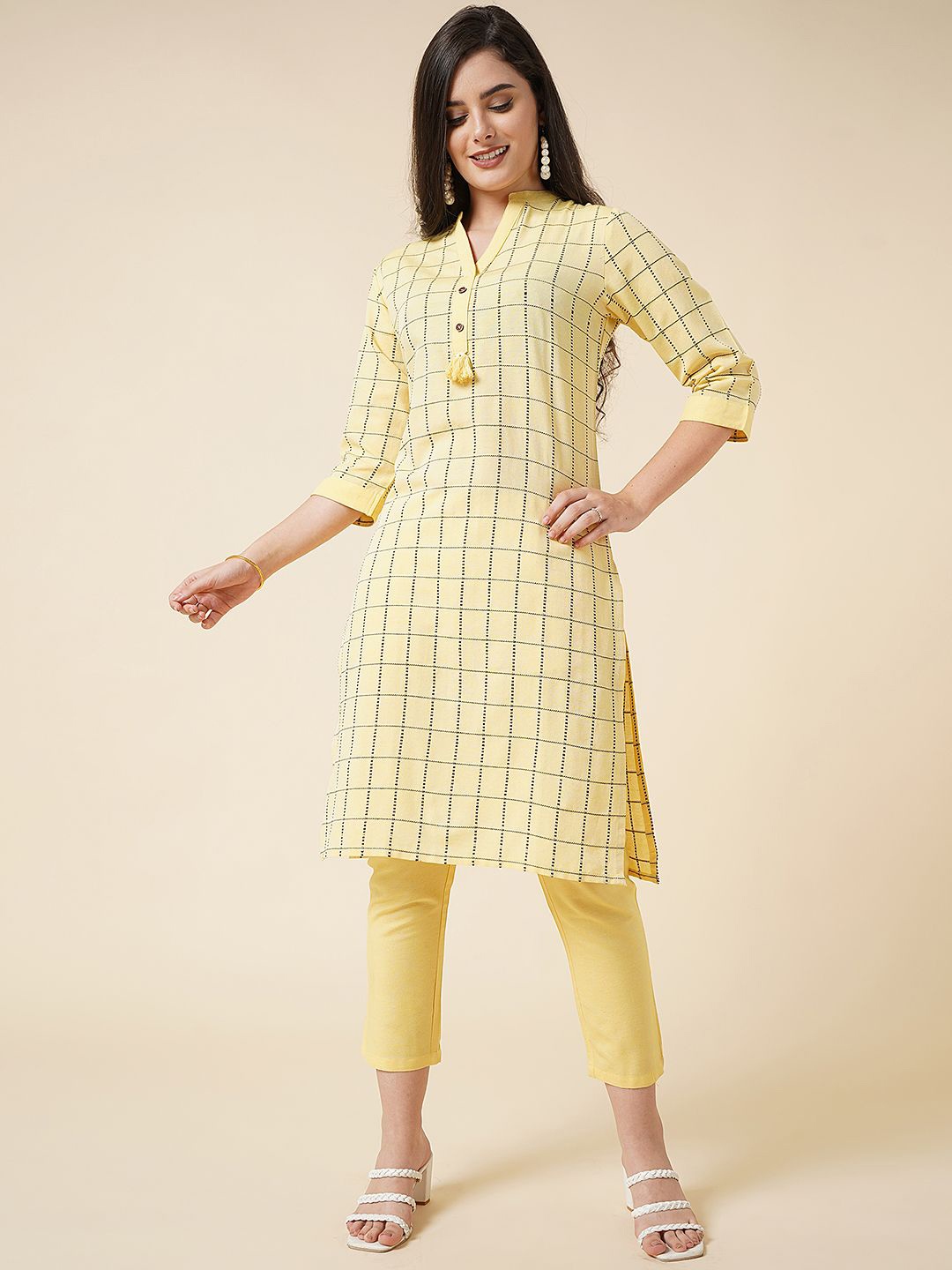 

Anushil Checked Mandarin Collar Straight Kurta With Trousers, Yellow