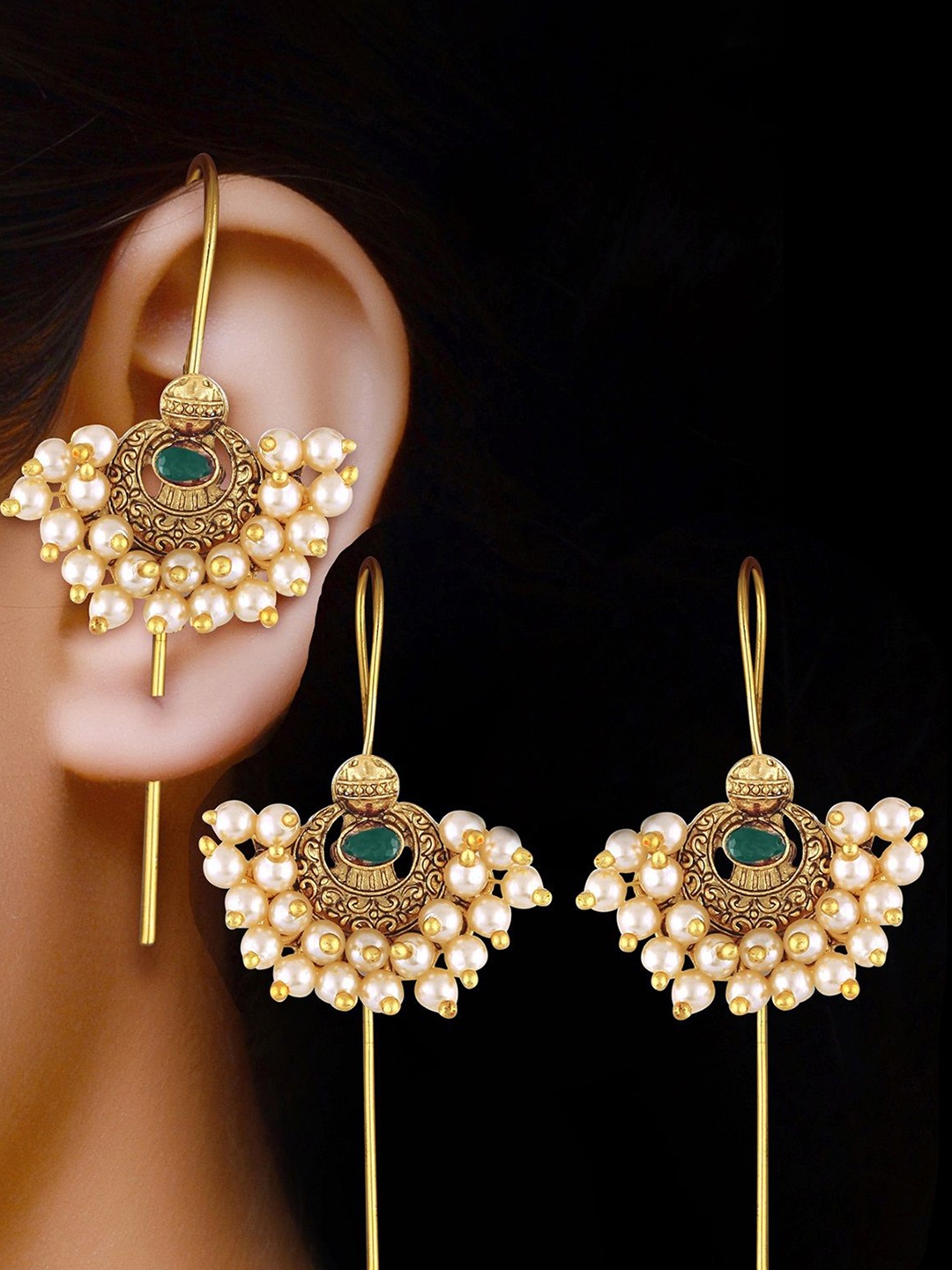 

Vighnaharta Gold-Plated Contemporary Pearls Studded Ear Cuff