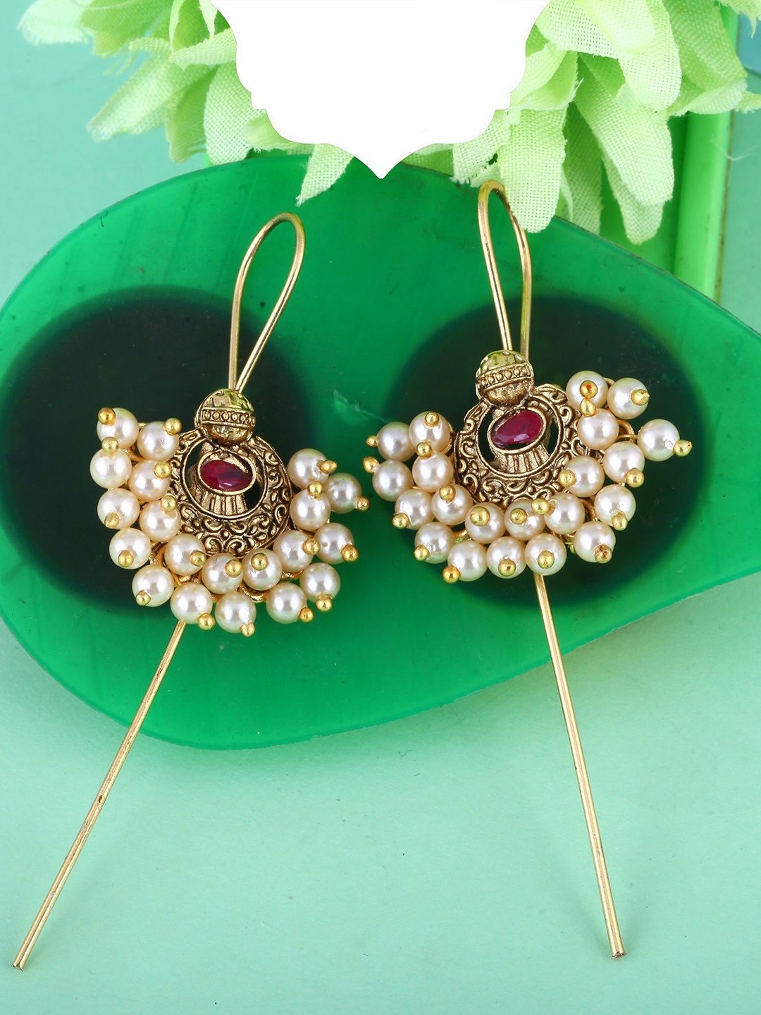 

Vighnaharta Gold-Plated Contemporary Pearls Studded Ear Cuff