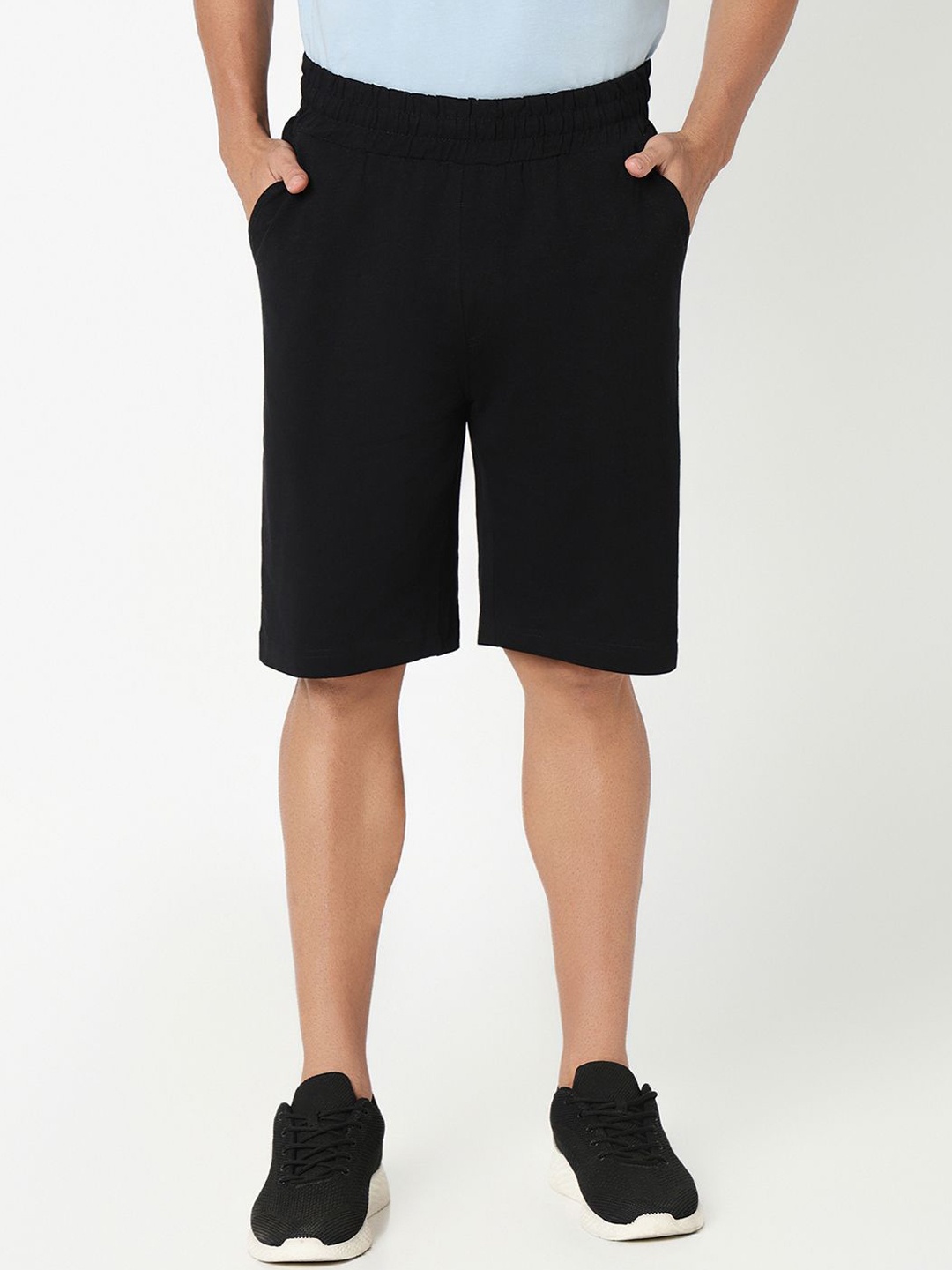 

R&B Men Cotton Mid-Rise Shorts, Black