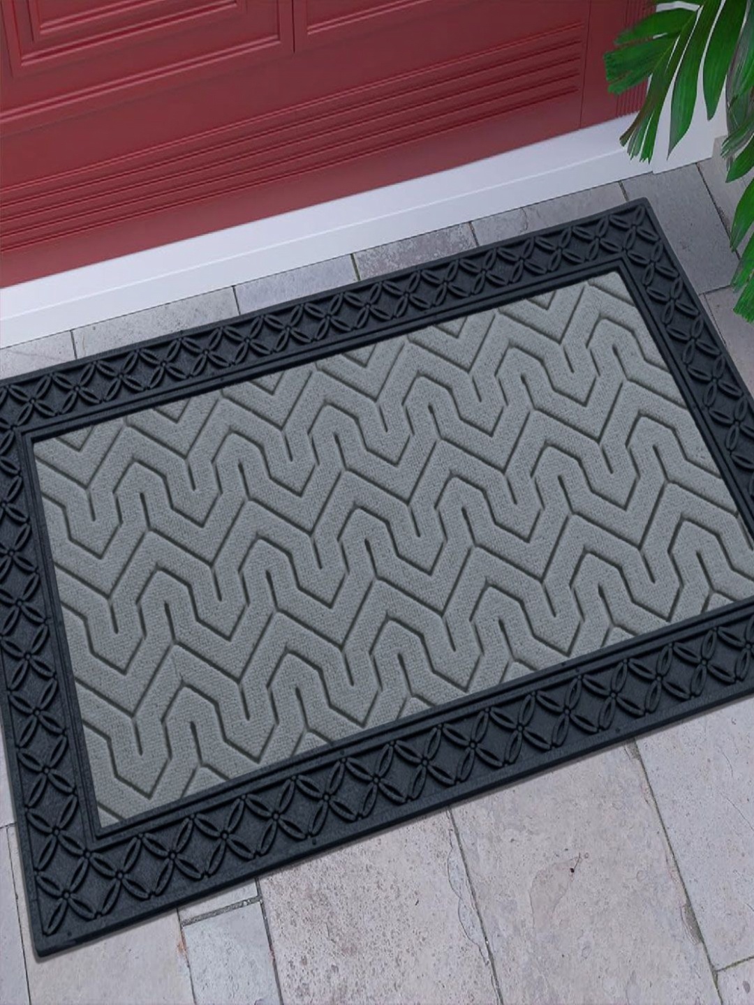 

LUXEHOME INTERNATION Grey & Black Textured Rubber Coir Anti Slip Doormat