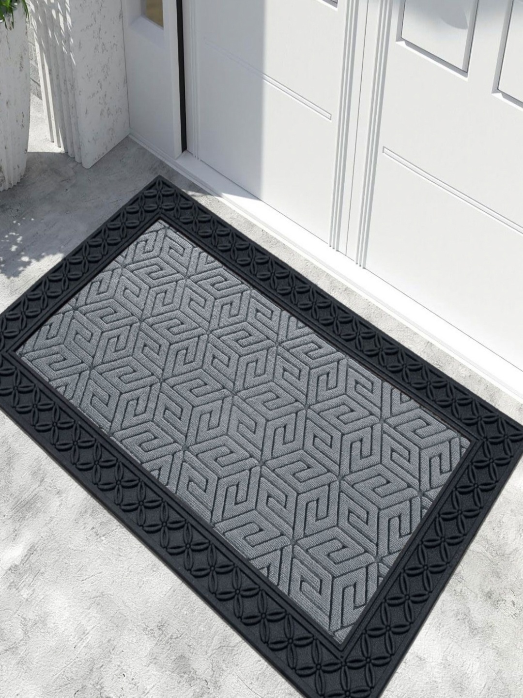 

LUXEHOME INTERNATION Grey & Black Textured Rubber Coir Anti Slip Doormat