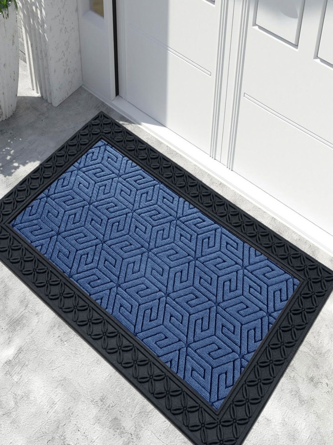 

LUXEHOME INTERNATION Blue & Black Textured Rubber Coir Anti Slip Doormat