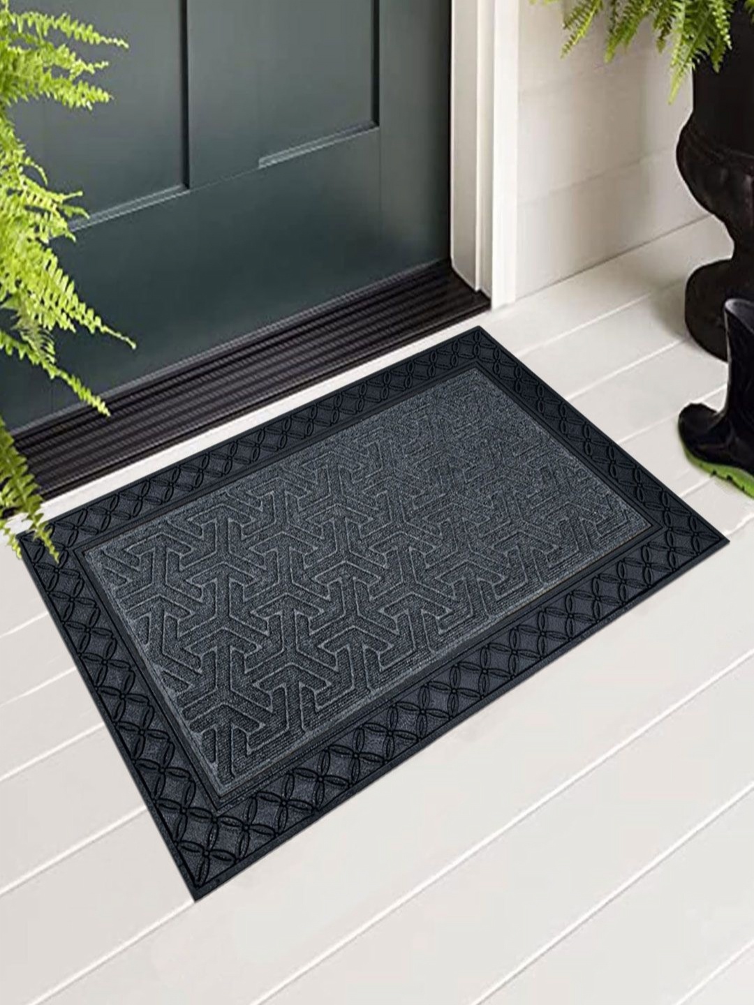 LUXEHOME INTERNATION Grey & Black Arrow Textured Anti Slip Doormat