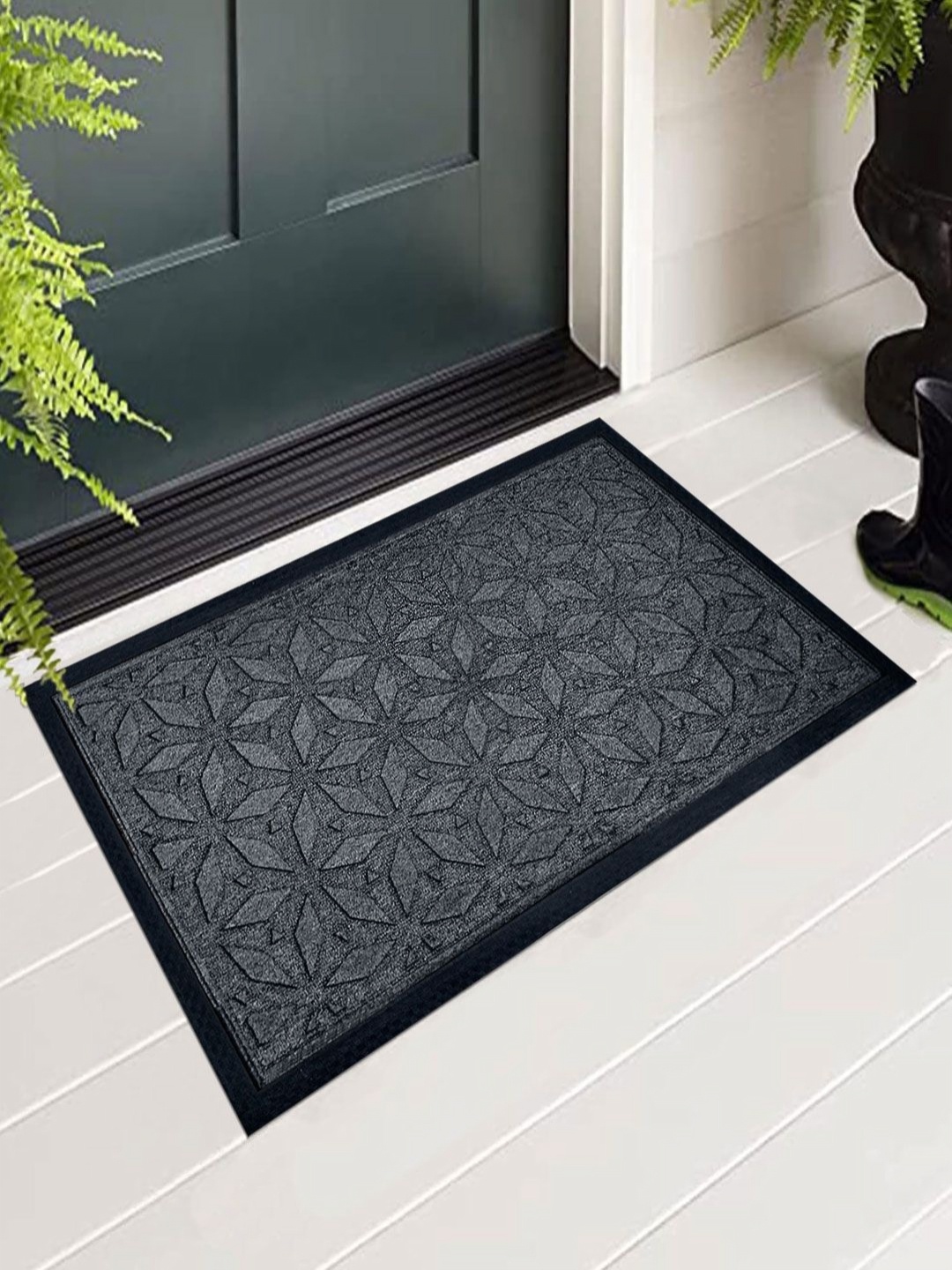 

LUXEHOME INTERNATION Grey & Black Star Rubber Coir Anti Slip Doormat