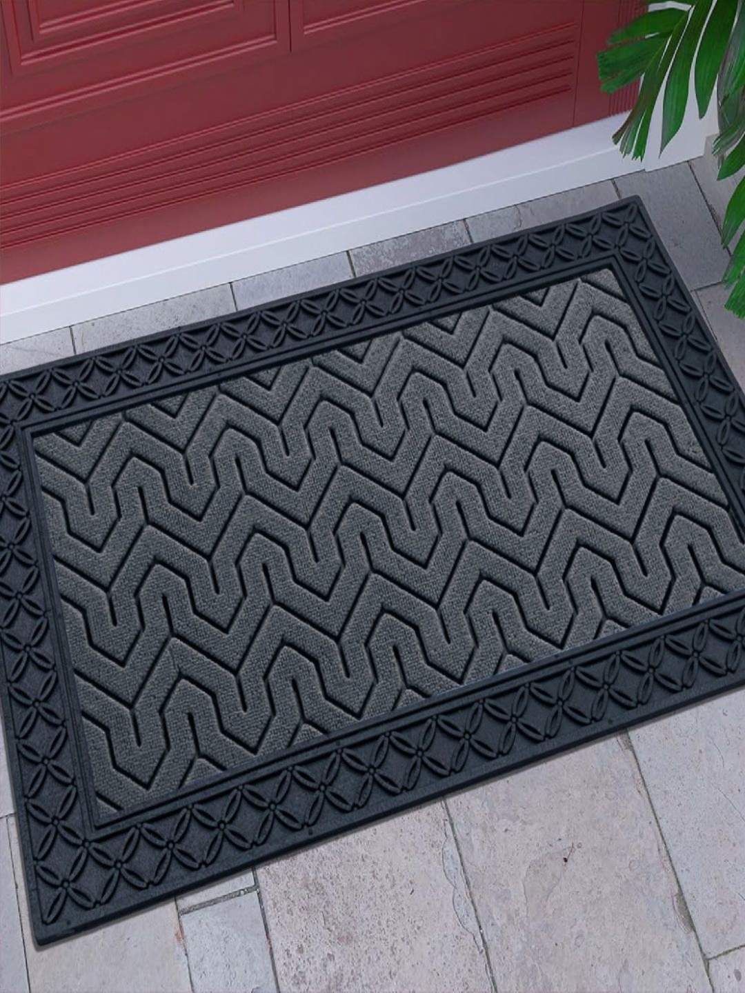

LUXEHOME INTERNATION Grey & Black Textured Rubber Coir Anti Slip Doormat