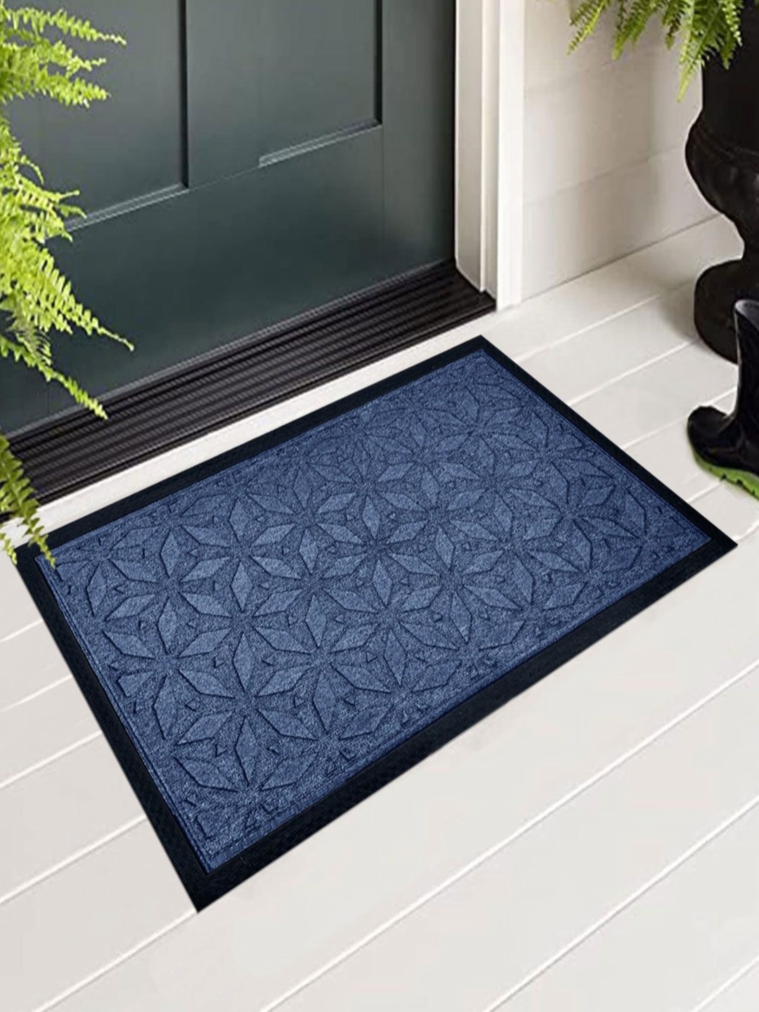 

LUXEHOME INTERNATIONAL Blue & Black Star Rubber Coir Anti Slip Doormat