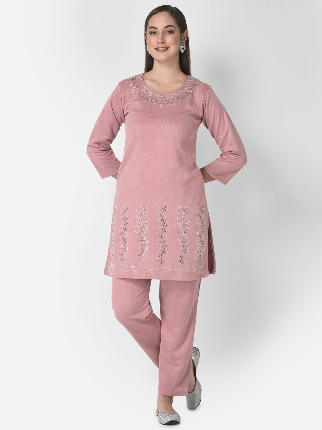 

FNOCKS Floral Embroidered Beads and Stones Velvet Straight Kurta With Trouser, Pink