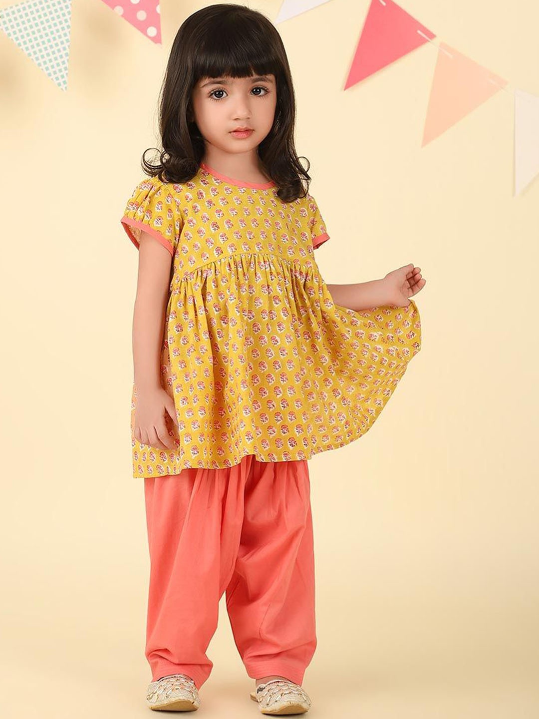 

Fabindia Girls Floral Printed Round Neck Pure Cotton Pleated Anarkali Kurta With Salwar, Yellow