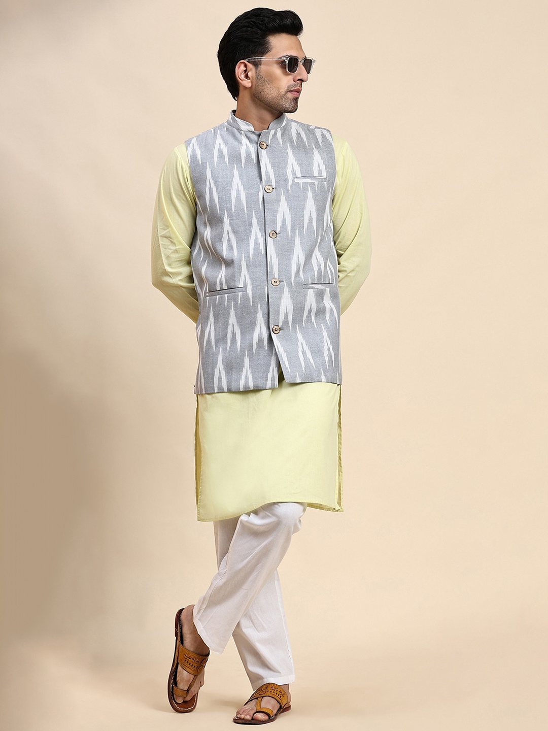 

Moda Rapido Men Regular Pure Cotton Kurta with Pyjamas, Grey