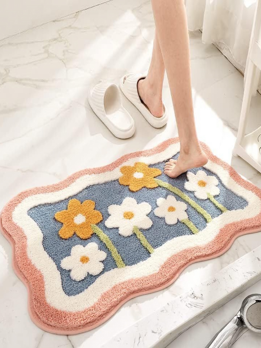 

ROSEATE White & Grey Floral Anti-Skid 2000 GSM Bath Mat