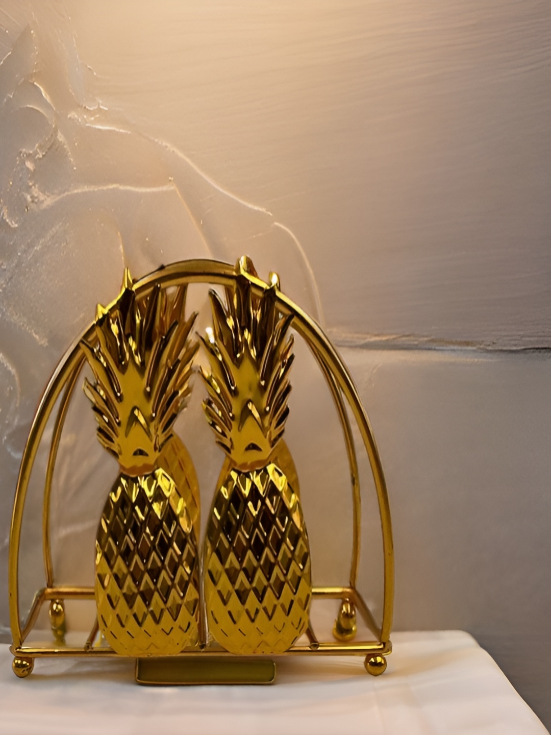 

Shreedah Gold Toned Pineapple Textured Metal Napkin/Tissue Holder