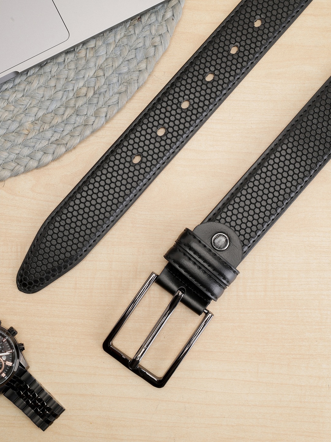 

SAZARA Men Textured Leather Belt, Black