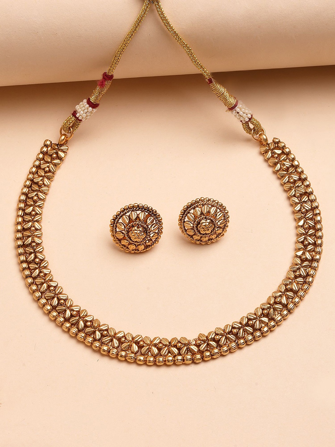 

KARATCART Gold-Plated Floral Design Engraved Necklace and Earrings