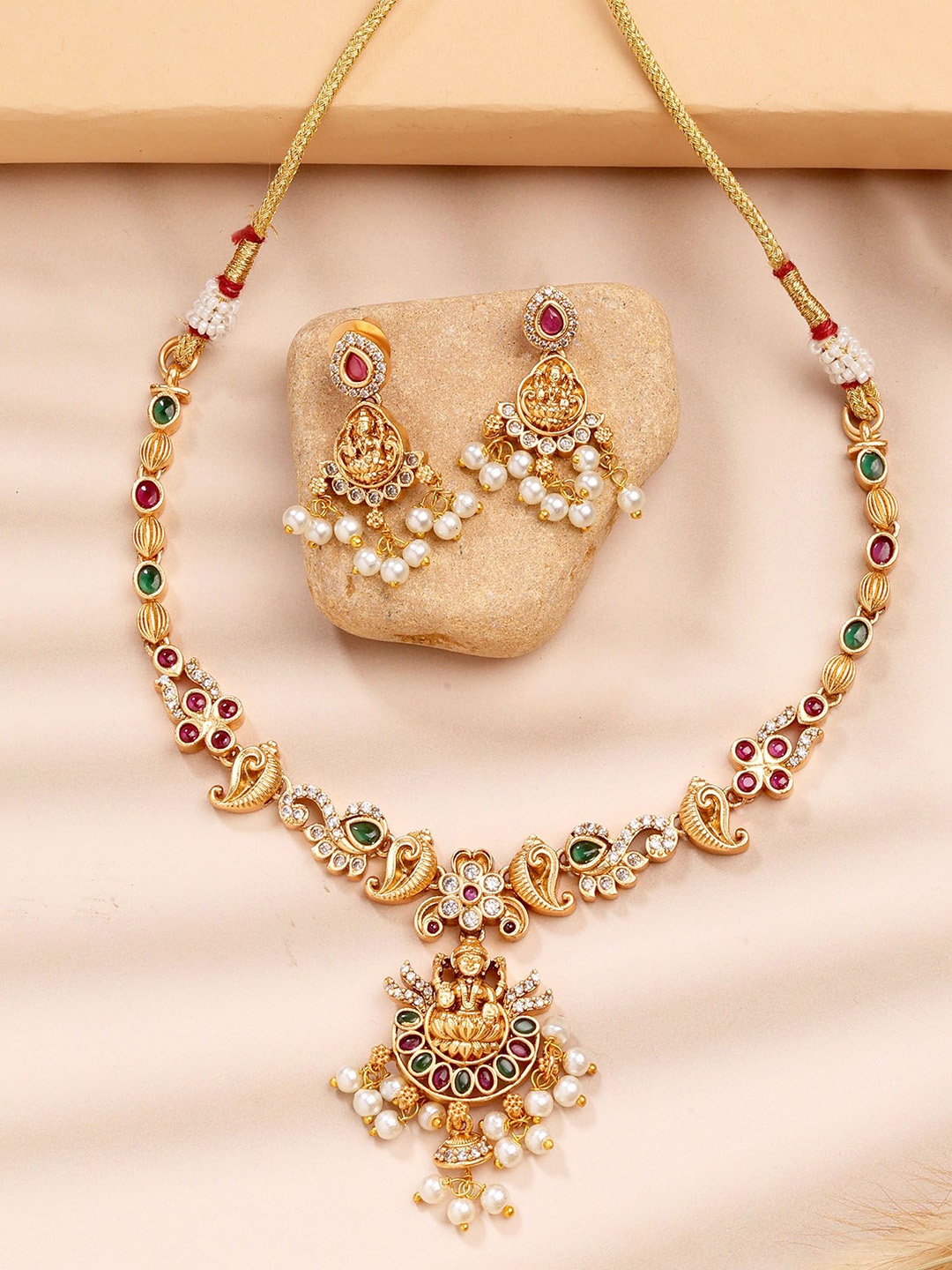 

KARATCART Traditional Laxmi Mata Gold Plated Kundan Studded Temple Necklace Set for Women
