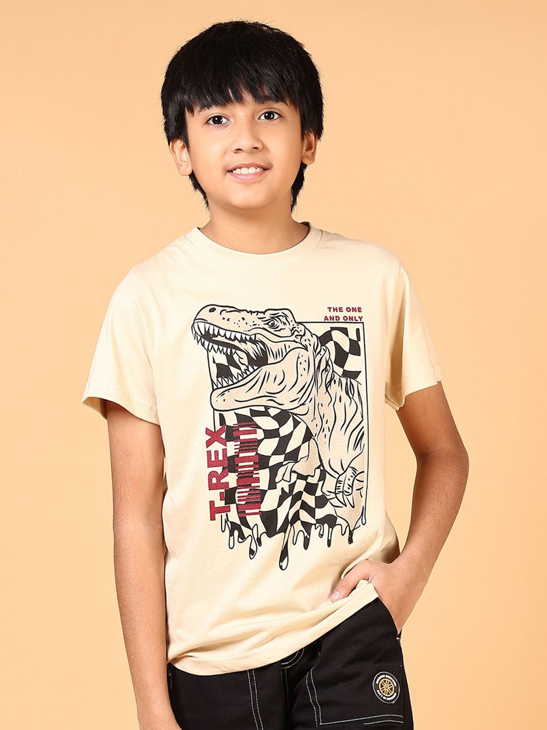 

V-Mart Boys Printed Pockets T-shirt, Brown