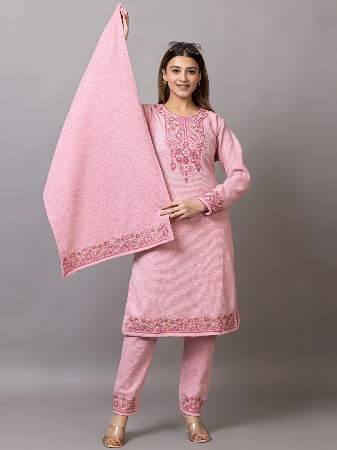 

Wool's Kart Women Floral Embroidered Regular Thread Work Kurta with Palazzos & With Dupatta, Pink