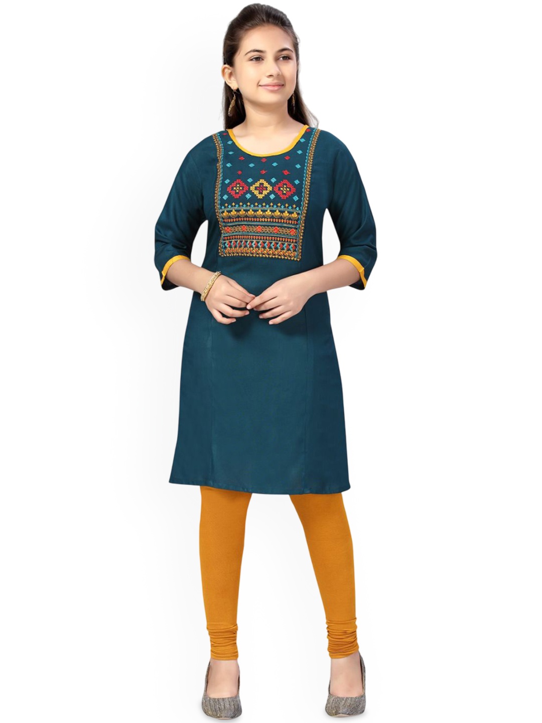 

Sangria Girls Teal Geometric Embroidered Pure Cotton Straight Kurta & Leggings