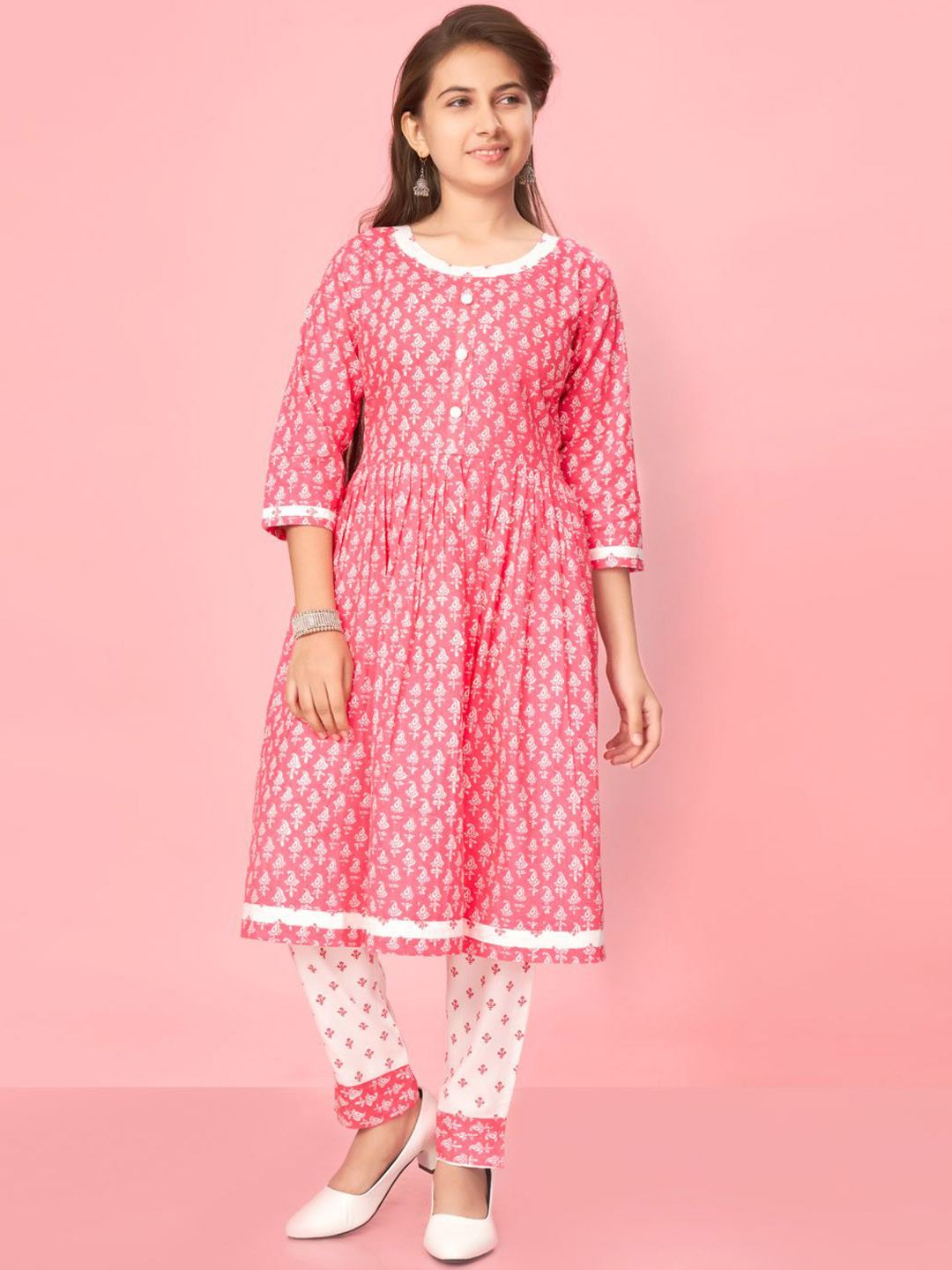 

Sangria Girls Pink Floral Printed Pure Cotton Anarkali Kurta And Trousers