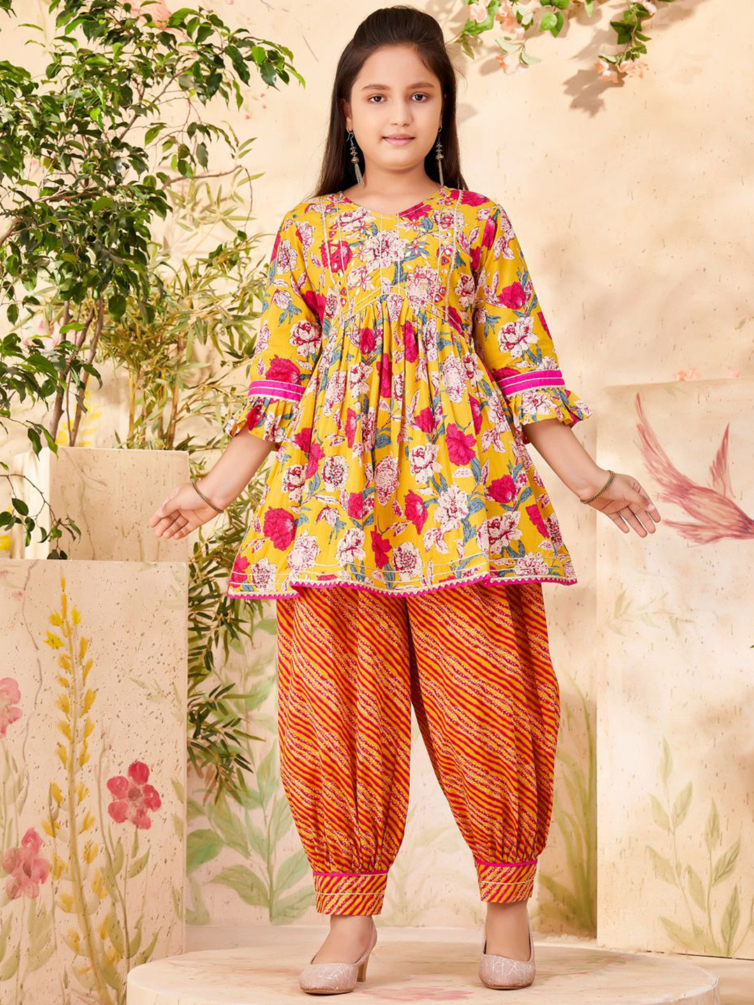 

Sangria Girls Yellow Floral Printed Pure Cotton Kurti With Patiala