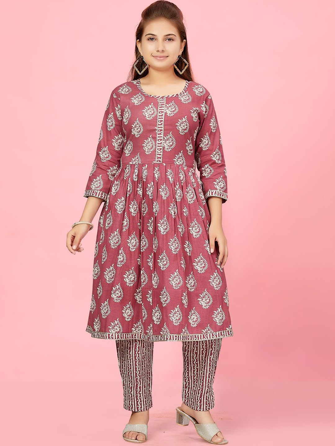 

Sangria Girls Purple Ethnic Motifs Printed Pure Cotton Anarkali Kurta Set