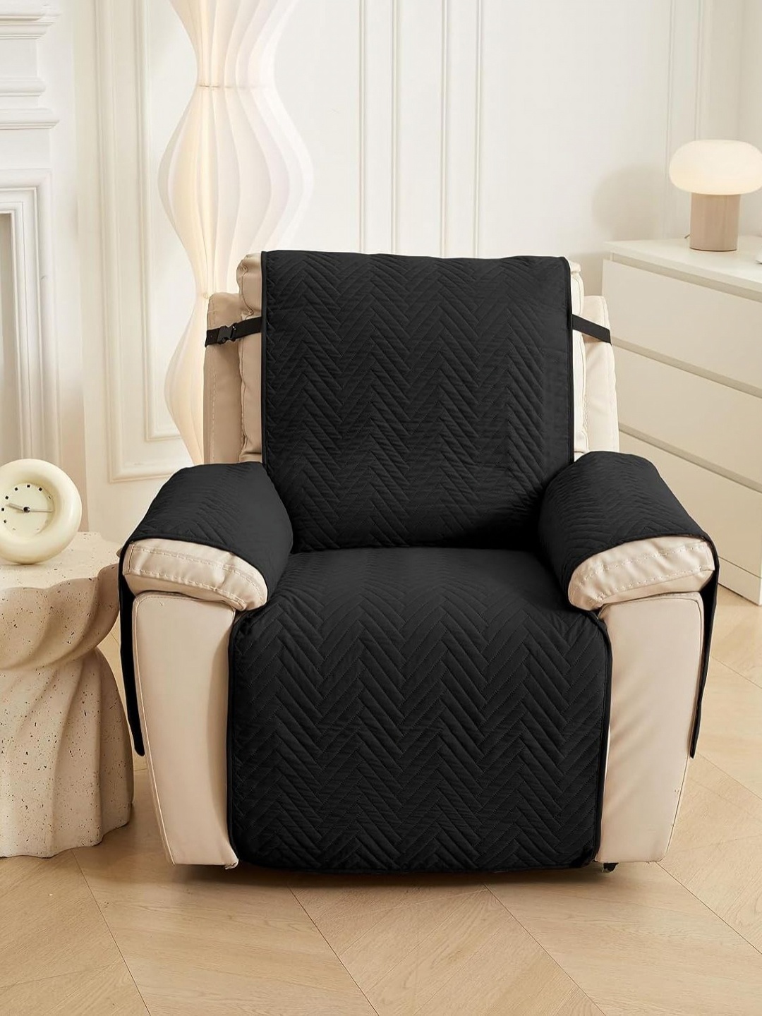 

HOUSE OF QUIRK Black Printed Recliner Single Seater Quilted Water-Repellent Sofa Mat