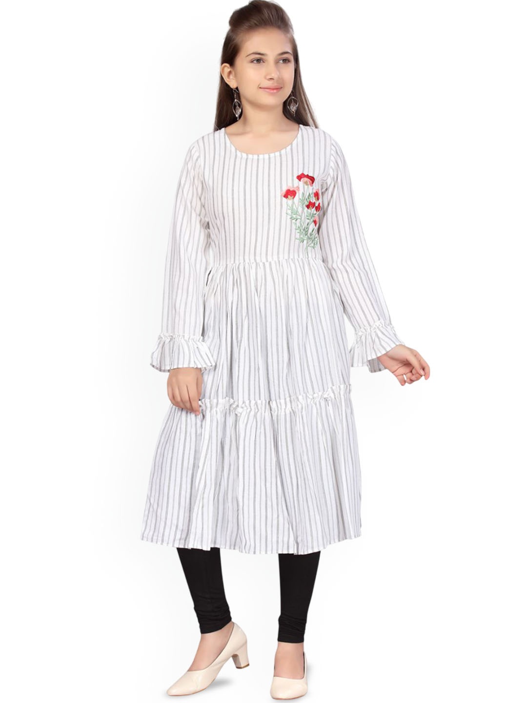 

Sangria Girls White Striped Round Neck Pure Cotton Anarkali Kurta